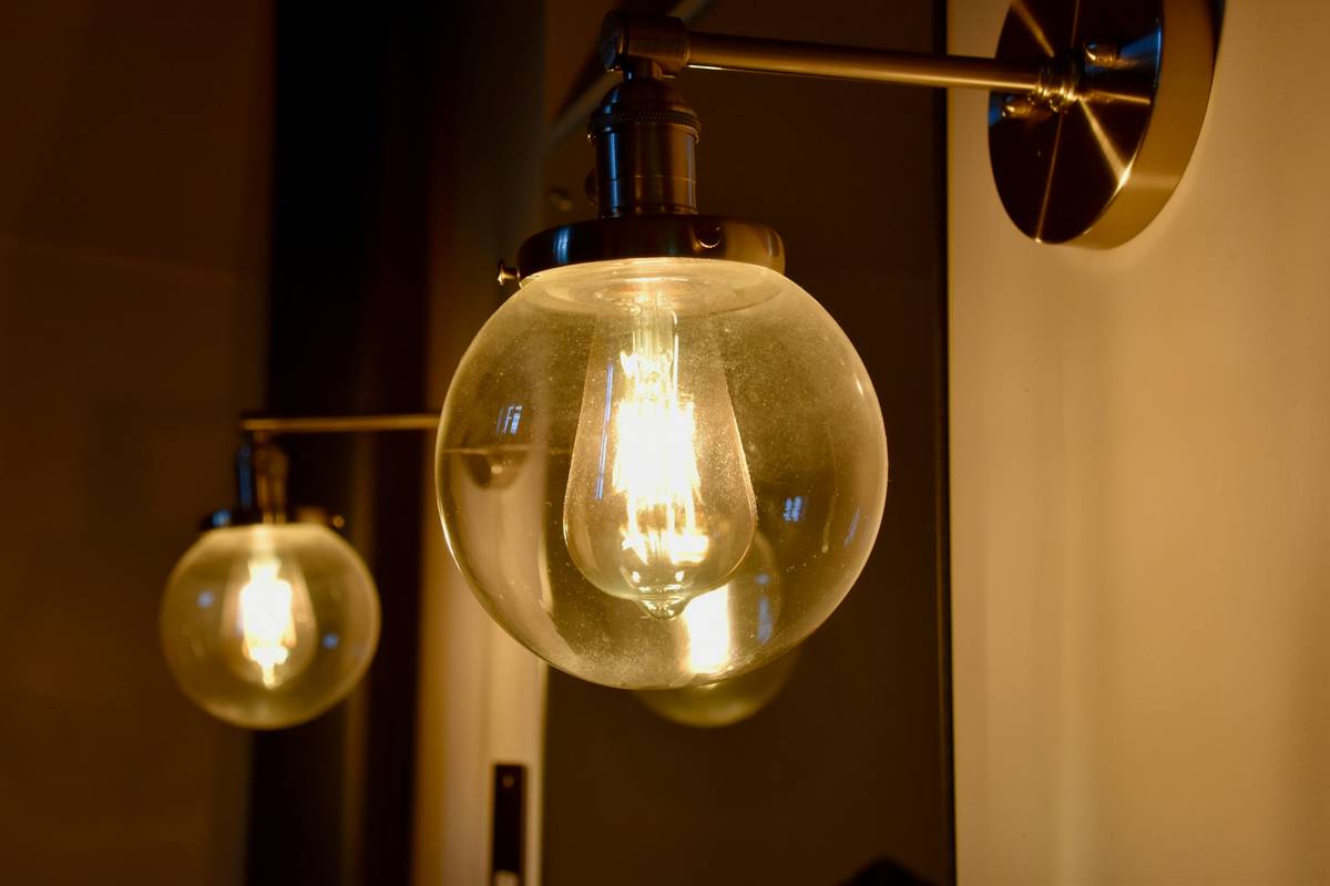 How to Choose the Perfect Nightlife Decor Bar Bathroom Light Fixture (Without Blinding Your Guests)