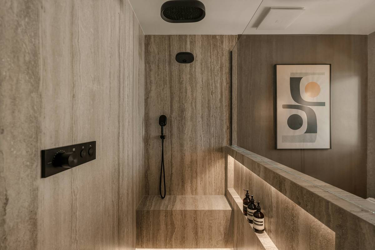 Why Your Bathroom Feels Like a Dungeon—And How to Fix It With Bath Bar Lighting Fixtures