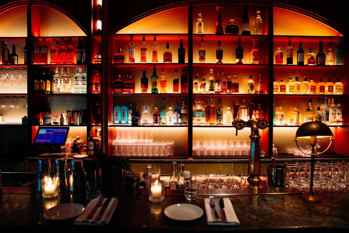 Why Your Home Bar Feels Flat (And How a Multi Bar Lighting Fixture Fixes It Instantly)