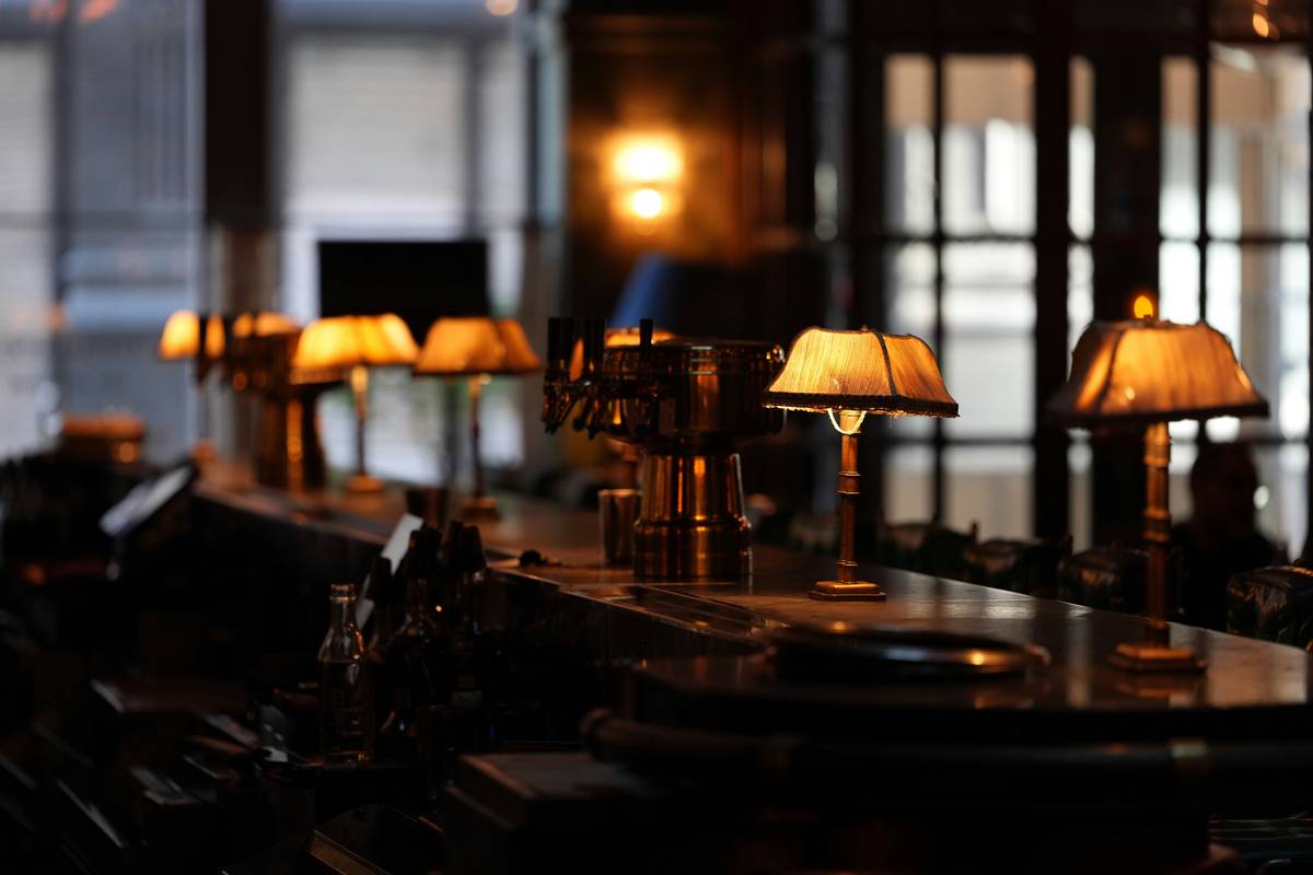 Why Your Home Bar Feels “Meh” (And How a Dimmable Bar Lamp Fixes It Instantly)