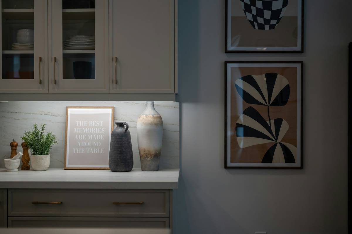 Smart Minimal Bar Light: The Secret Weapon for Instant Ambiance